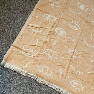 ✨BRAND NEW ✨Eye Patterned Turkish Towel